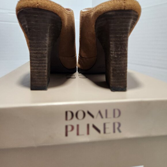 Donald Pliner Vama Heeled Mule Brown Suede - Picture 7 of 9